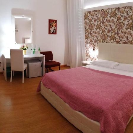 B&B Abatjour - Ambiente Sanificato - Test Antilegionella Assolto Foggia Eksteriør billede
