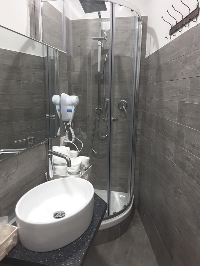 B&B Abatjour - Ambiente Sanificato - Test Antilegionella Assolto Foggia Eksteriør billede