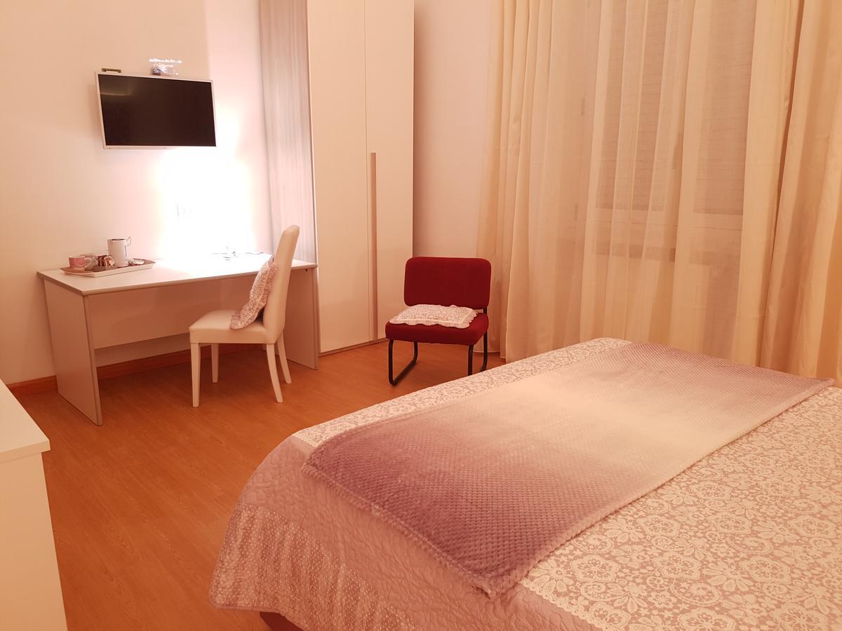 B&B Abatjour - Ambiente Sanificato - Test Antilegionella Assolto Foggia Eksteriør billede