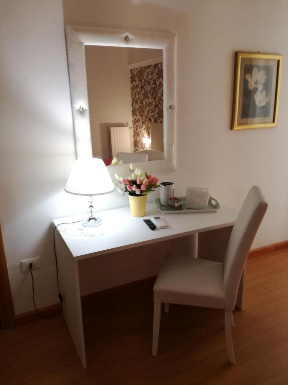 B&B Abatjour - Ambiente Sanificato - Test Antilegionella Assolto Foggia Eksteriør billede