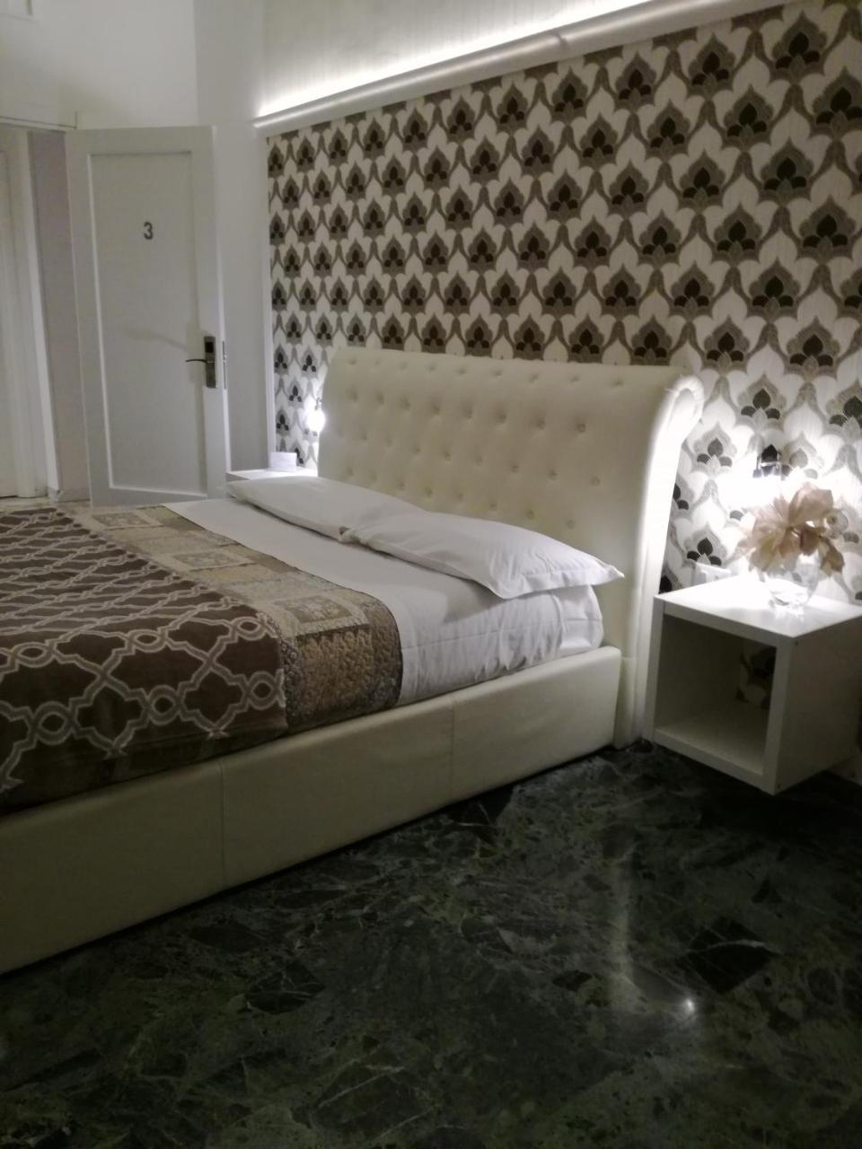 B&B Abatjour - Ambiente Sanificato - Test Antilegionella Assolto Foggia Eksteriør billede