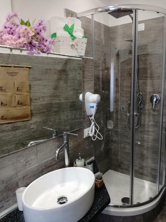 B&B Abatjour - Ambiente Sanificato - Test Antilegionella Assolto Foggia Eksteriør billede