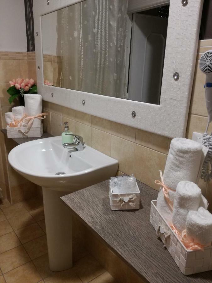 B&B Abatjour - Ambiente Sanificato - Test Antilegionella Assolto Foggia Eksteriør billede