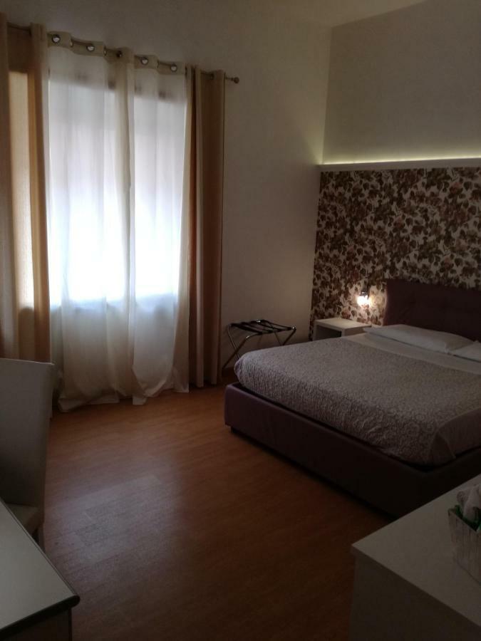 B&B Abatjour - Ambiente Sanificato - Test Antilegionella Assolto Foggia Eksteriør billede