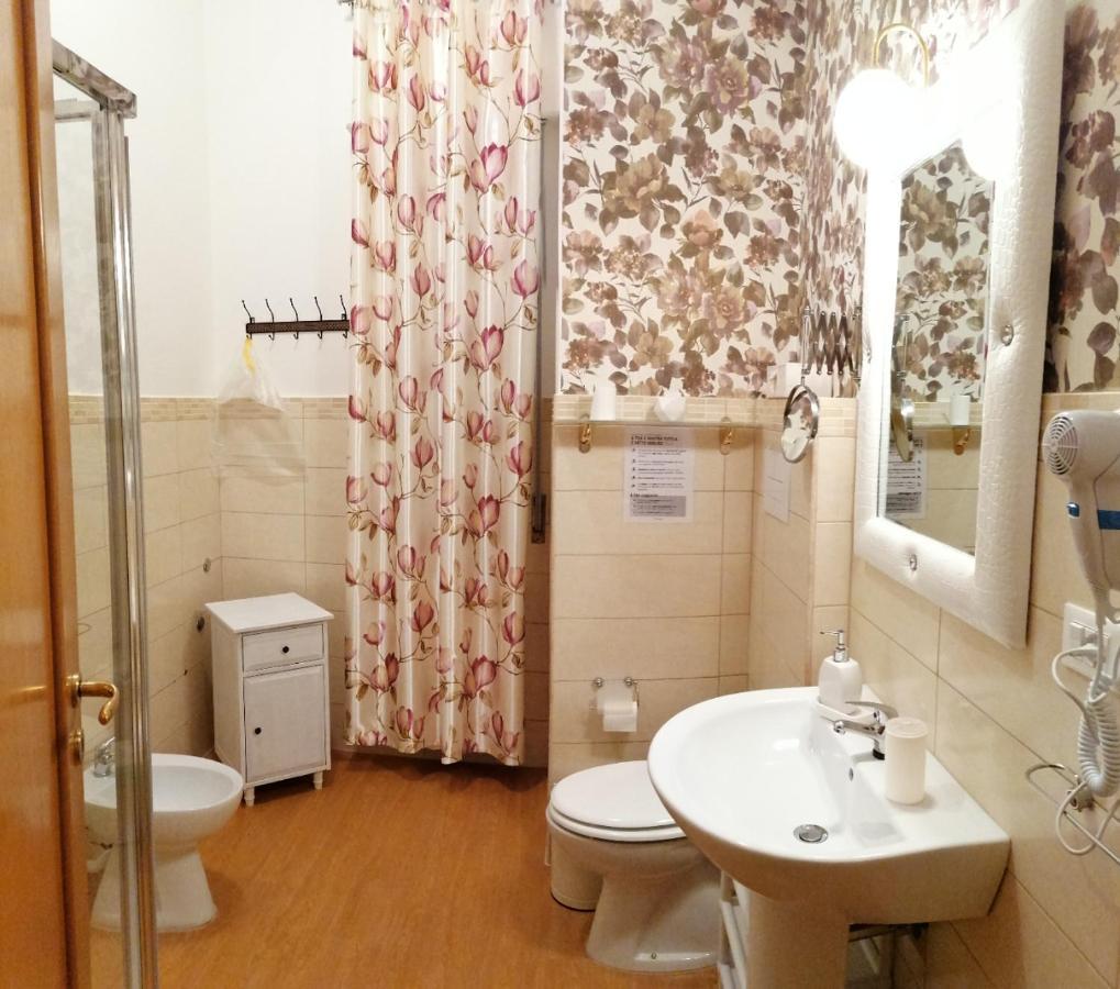 B&B Abatjour - Ambiente Sanificato - Test Antilegionella Assolto Foggia Eksteriør billede