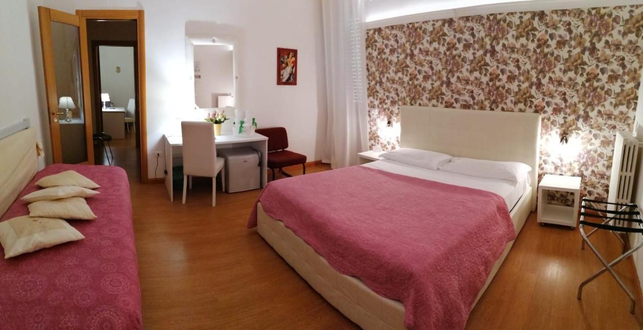 B&B Abatjour - Ambiente Sanificato - Test Antilegionella Assolto Foggia Eksteriør billede